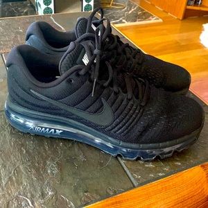 Nike Air Max . Black , woman size 10, man’s 8,5 , EUR 42